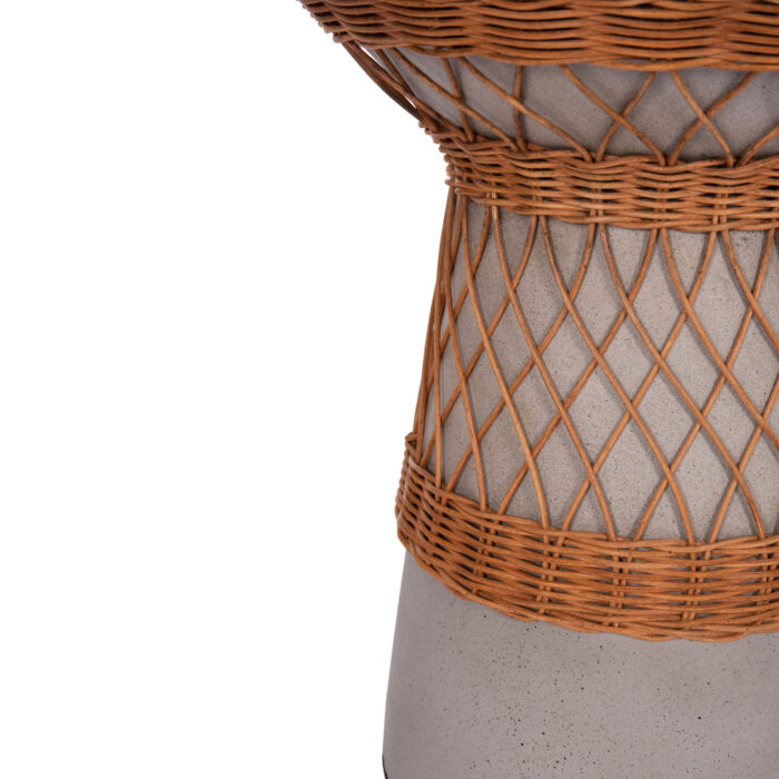 ΒΟΗΘΗΤΙΚΟ ΤΡΑΠΕΖΙ ΣΤΡΟΓΓΥΛΟ DELIA FB918167.03 FIBER CEMENT ΓΚΡΙ & RATTAN Φ40x45Υεκ - Image 6